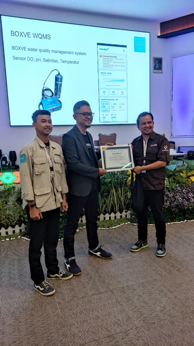 Sistem Pemantauan Kualitas Air VENAMBAK dalam Budidaya Kerapu di Lamongan bersama Komdigi